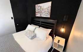 Pura Vida Private Access, Room & Bathroom